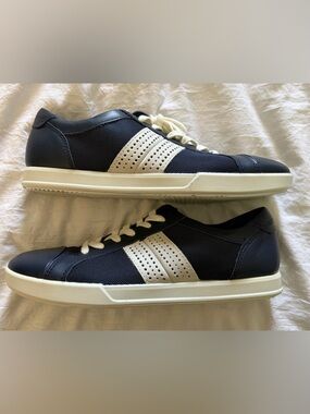 ECCO Men’s Cathum Marine Blue and White Lace Up Tennis Shoes Size 7/7.5 NWB